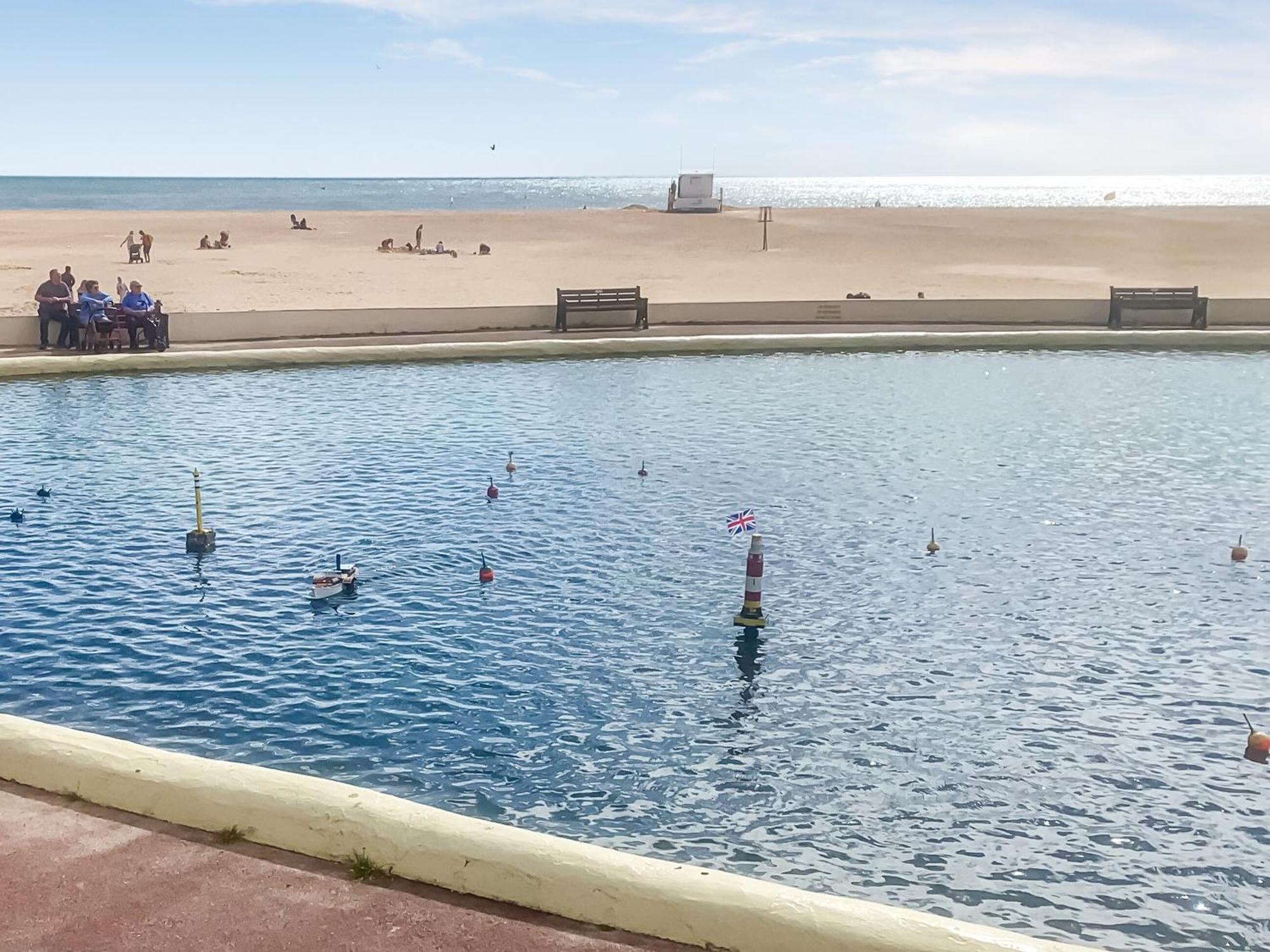 The Yellow House Gorleston-On-Sea ภายนอก รูปภาพ